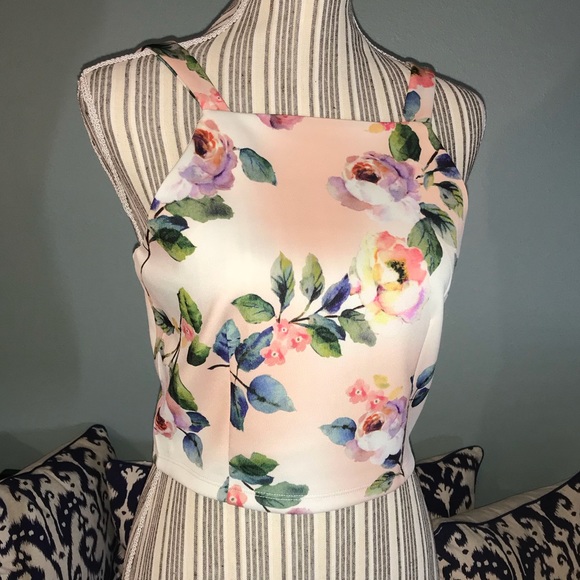 Gianni Bini Tops - Gianni bini floral size medium Crop top